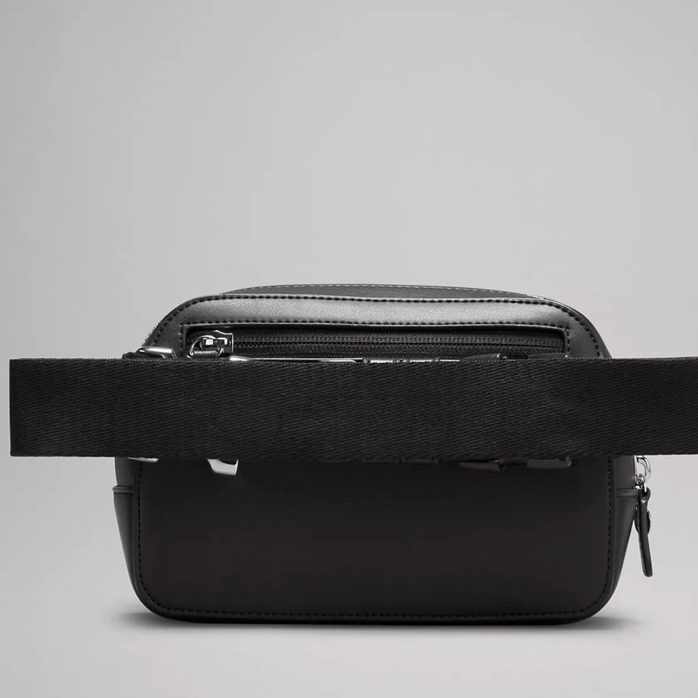 ✨🦋ENTER TO WIN THIS NWT LULU CACTUS LEATHER BELT BAG✨ - Picture 3 of 7